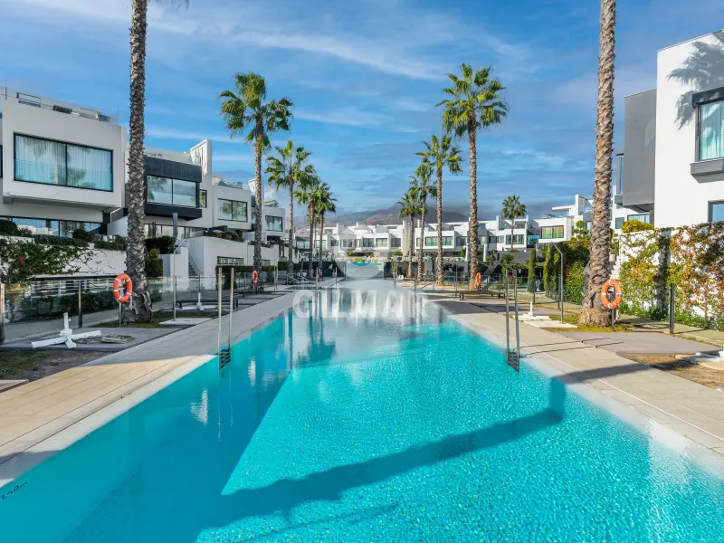 Chalet Adosado en Estepona Oeste - Málaga