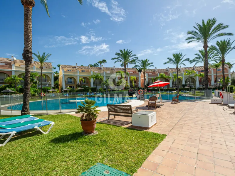 Townhouse in Marbella Este - Málaga
