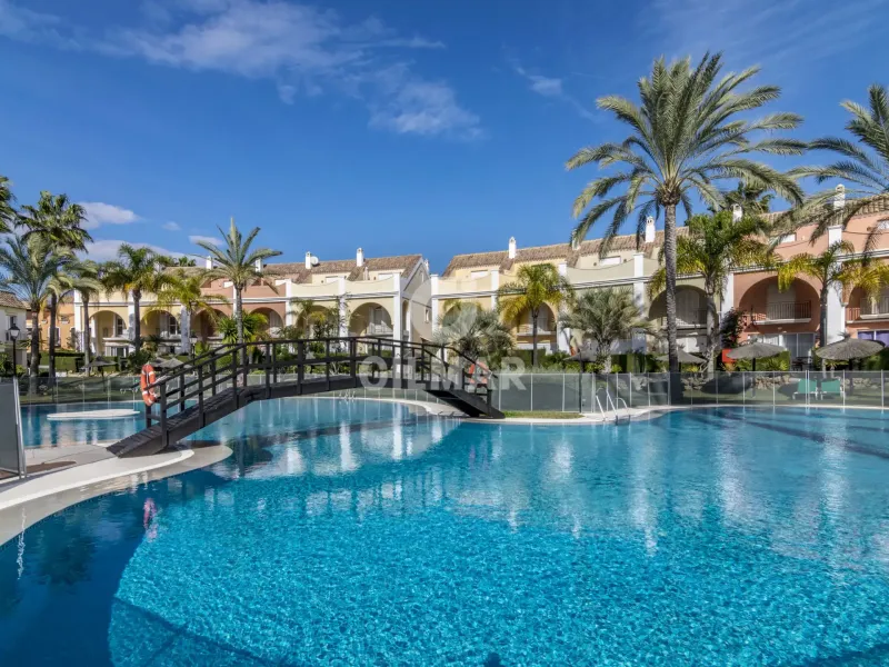 Townhouse in Marbella Este - Málaga