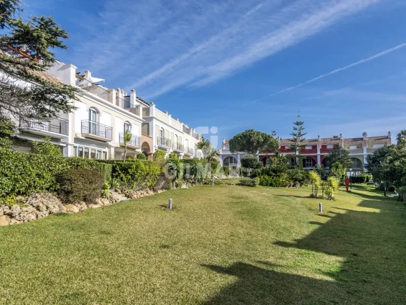 Townhouse in Marbella Este - Málaga
