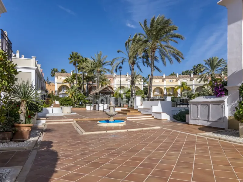 Townhouse in Marbella Este - Málaga