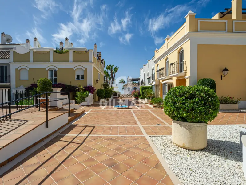 Townhouse in Marbella Este - Málaga