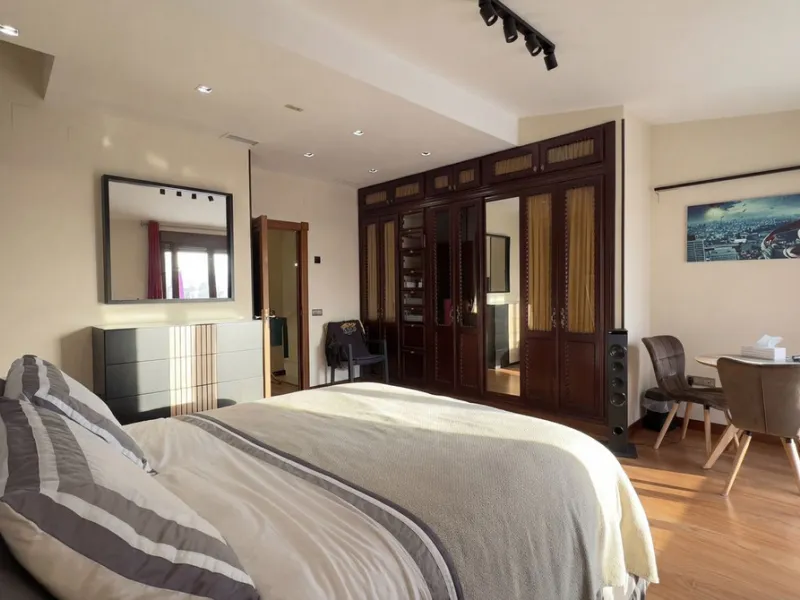 Spacious and stylish apartment with rooftop terrace and additional living level in the heart of Ronda