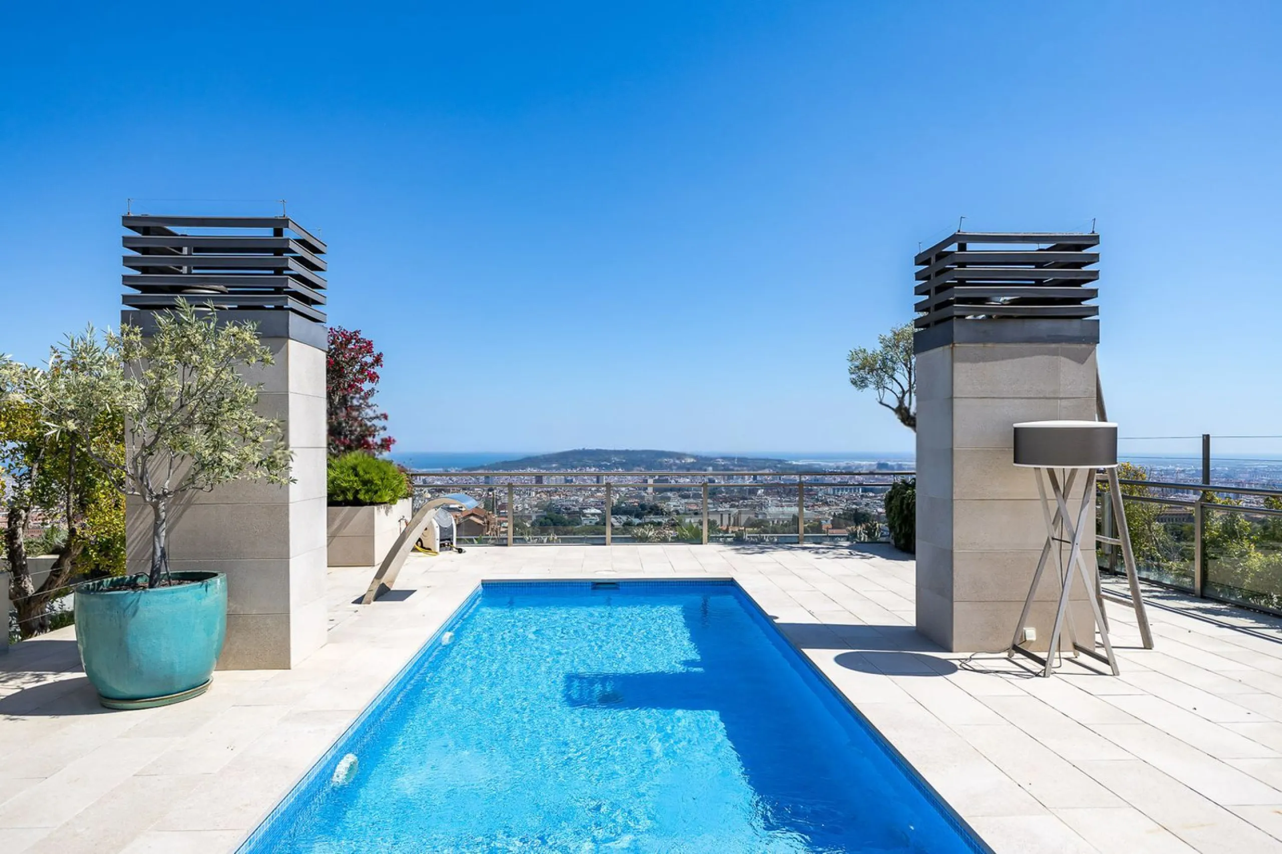 Ático exclusivo con terrazas y piscina privada en Sarria, Barcelona