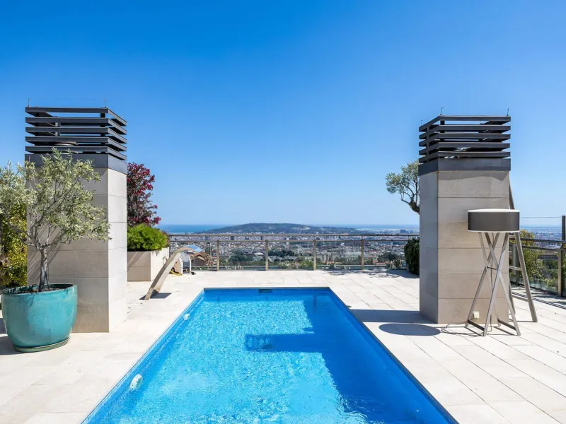 Ático exclusivo con terrazas y piscina privada en Sarria, Barcelona