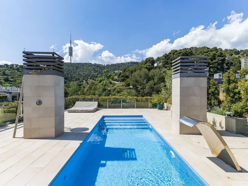Ático exclusivo con terrazas y piscina privada en Sarria, Barcelona