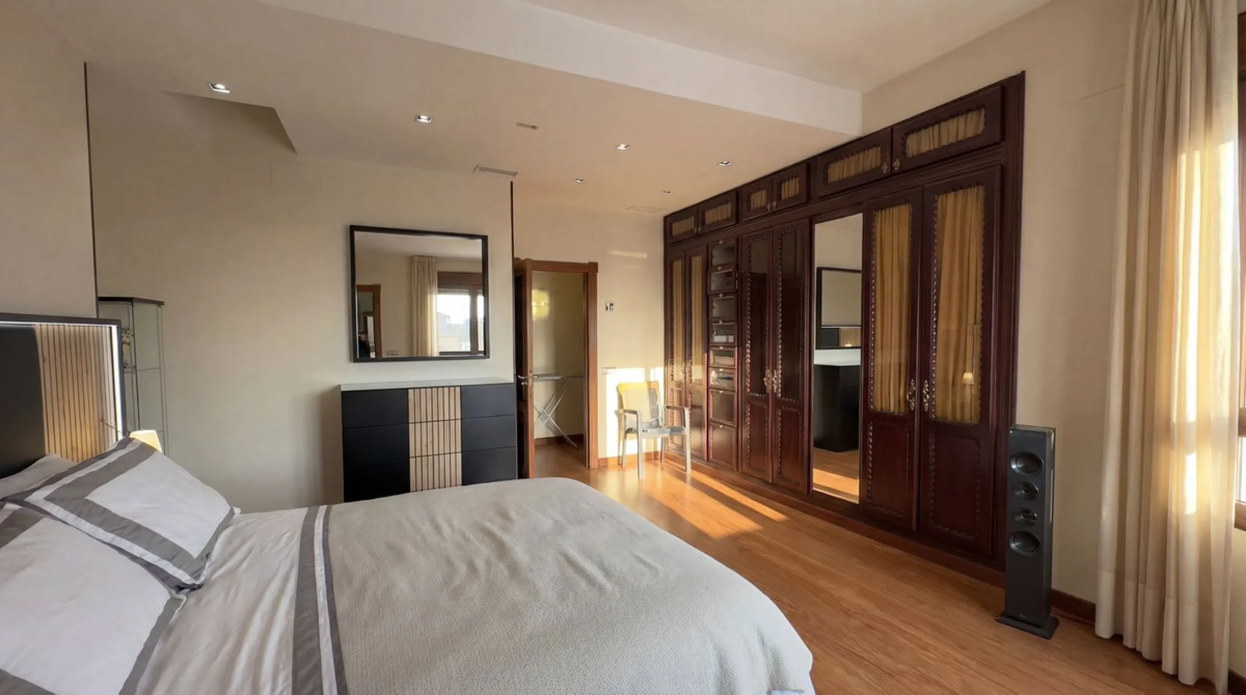 Spacious and stylish apartment with rooftop terrace and additional living level in the heart of Ronda
