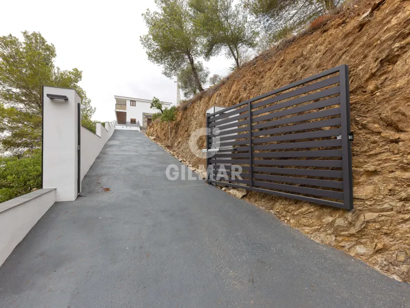 Chalet Independiente en Colmenar (Málaga) - Málaga
