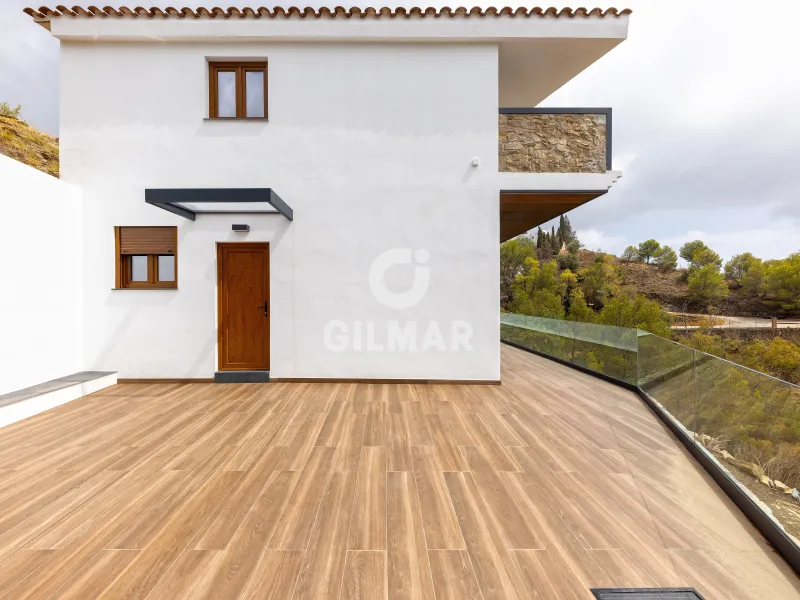Chalet Independiente en Colmenar (Málaga) - Málaga