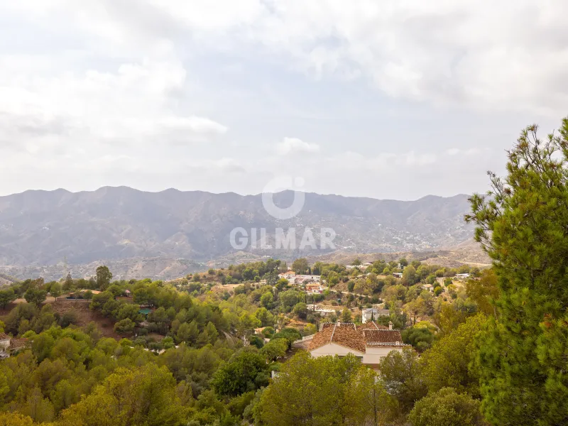 Chalet Independiente en Colmenar (Málaga) - Málaga