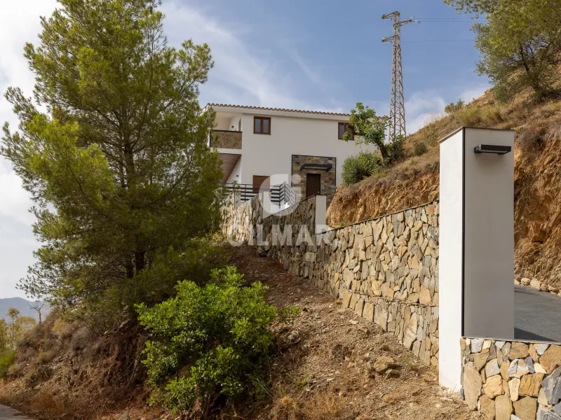 Chalet Independiente en Colmenar (Málaga) - Málaga