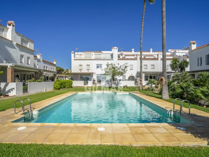 Semi-detached house in Casares - Málaga