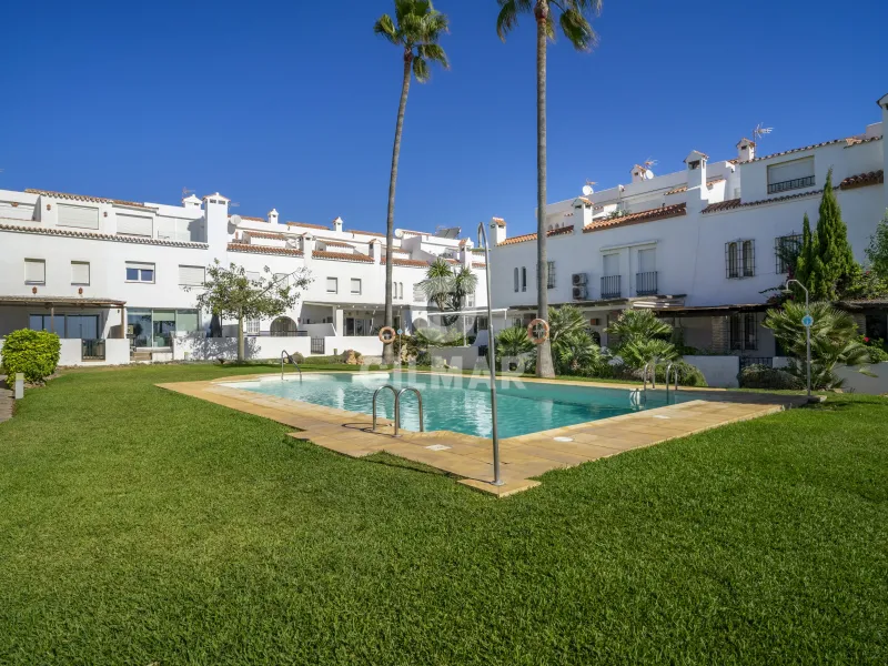 Semi-detached house in Casares - Málaga