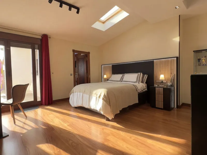 Spacious and stylish apartment with rooftop terrace and additional living level in the heart of Ronda