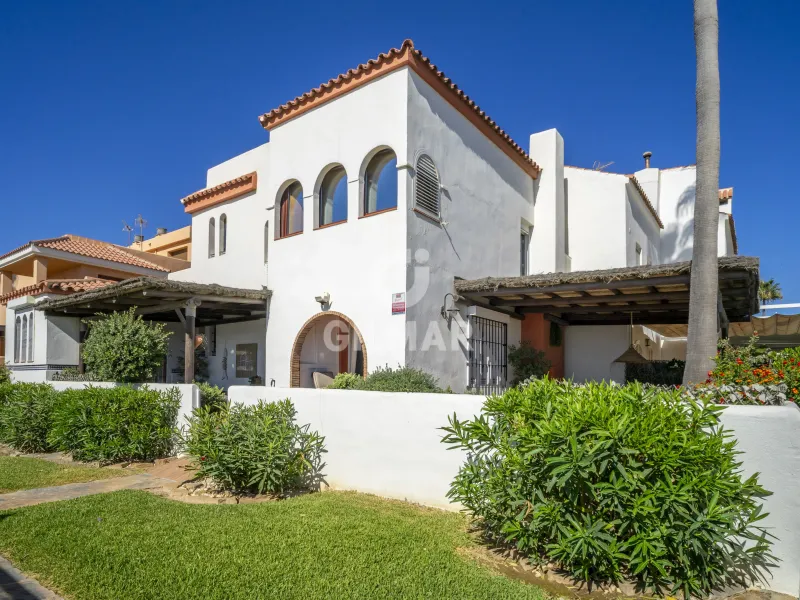 Semi-detached house in Casares - Málaga