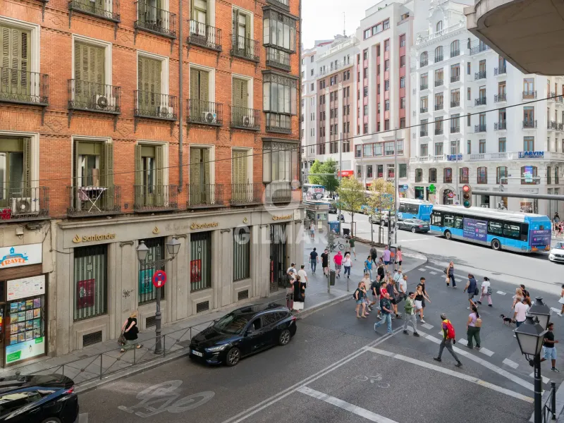 Piso en Universidad - Madrid