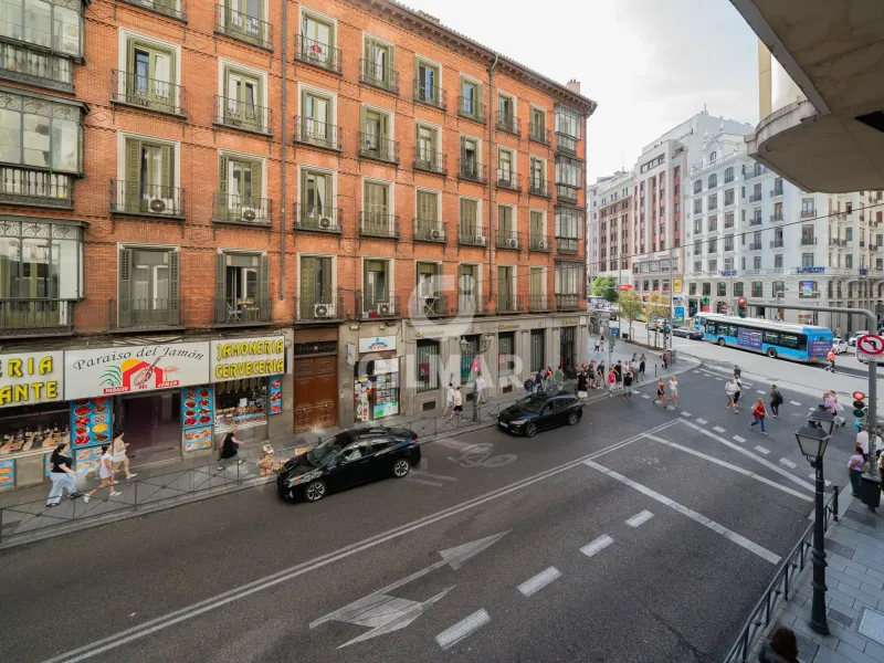 Piso en Universidad - Madrid