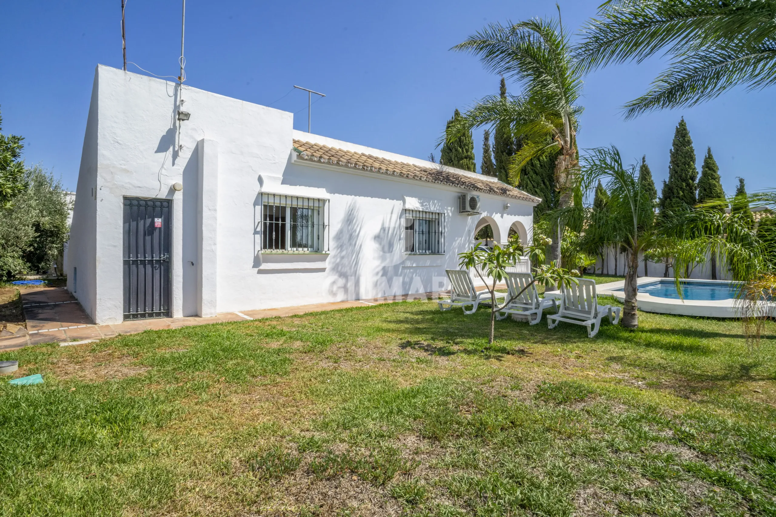 Chalet Independiente en Estepona Este - Málaga