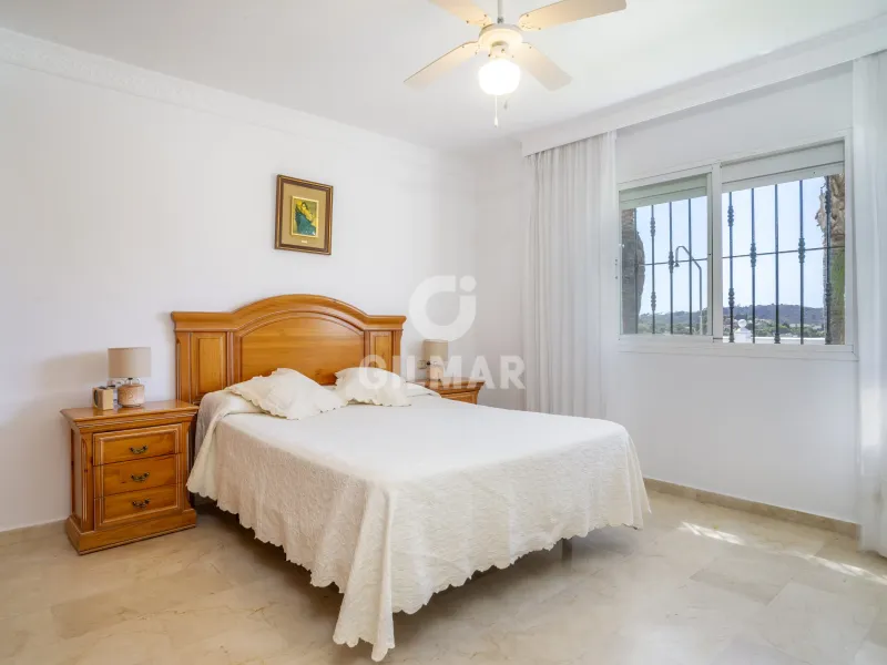 Chalet Independiente en Estepona Este - Málaga