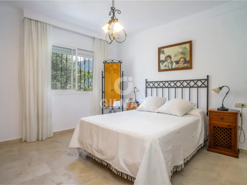 Chalet Independiente en Estepona Este - Málaga