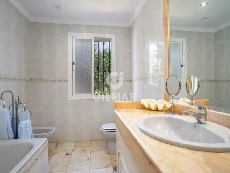 Chalet Independiente en Estepona Este - Málaga