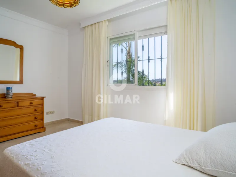 Chalet Independiente en Estepona Este - Málaga