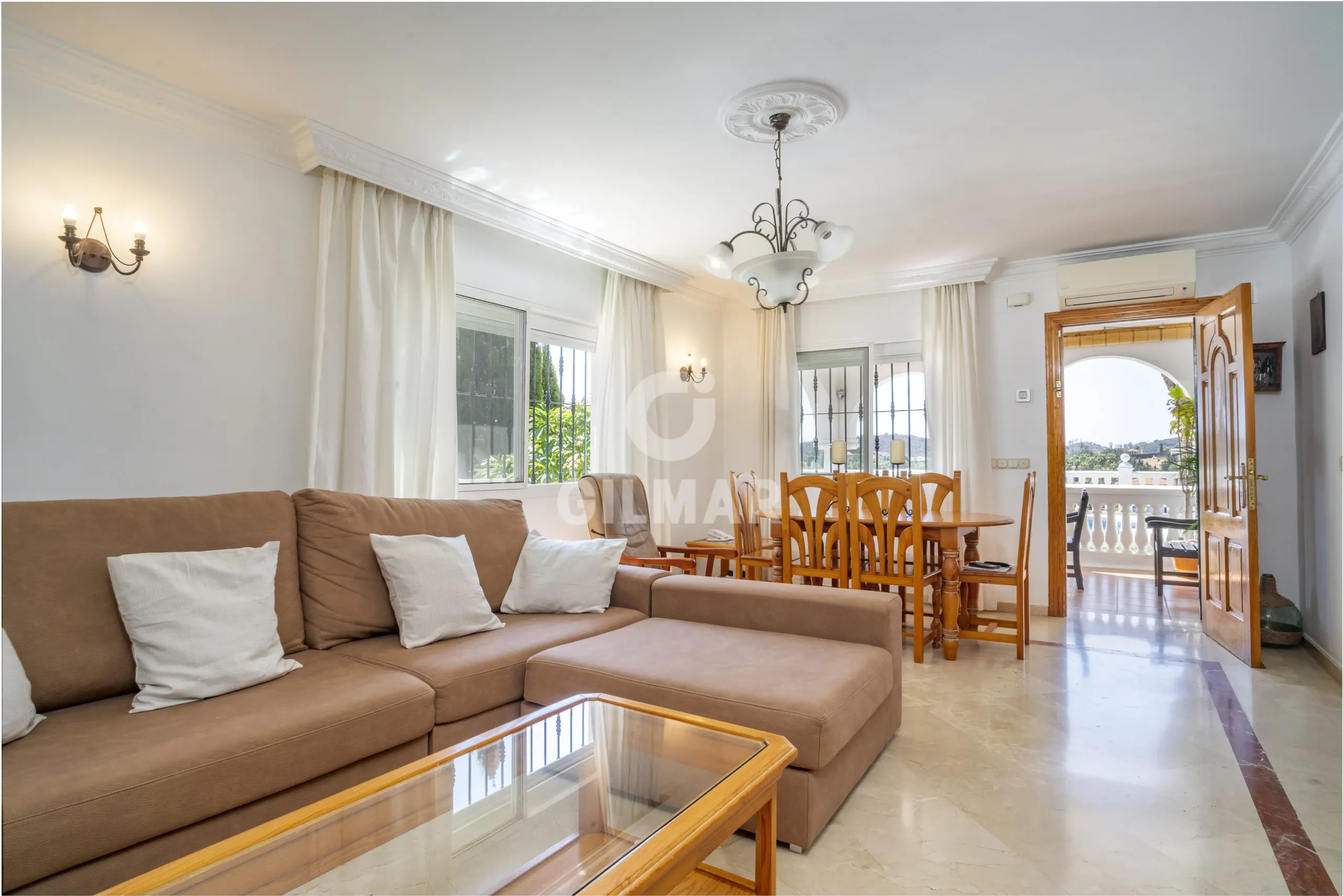 Chalet Independiente en Estepona Este - Málaga