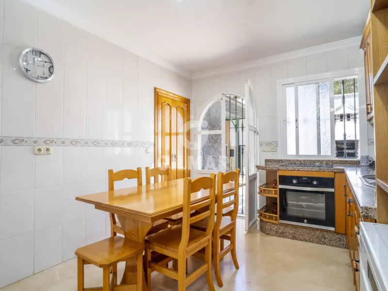 Chalet Independiente en Estepona Este - Málaga
