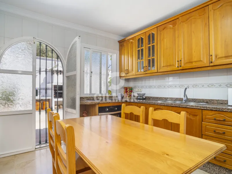 Chalet Independiente en Estepona Este - Málaga