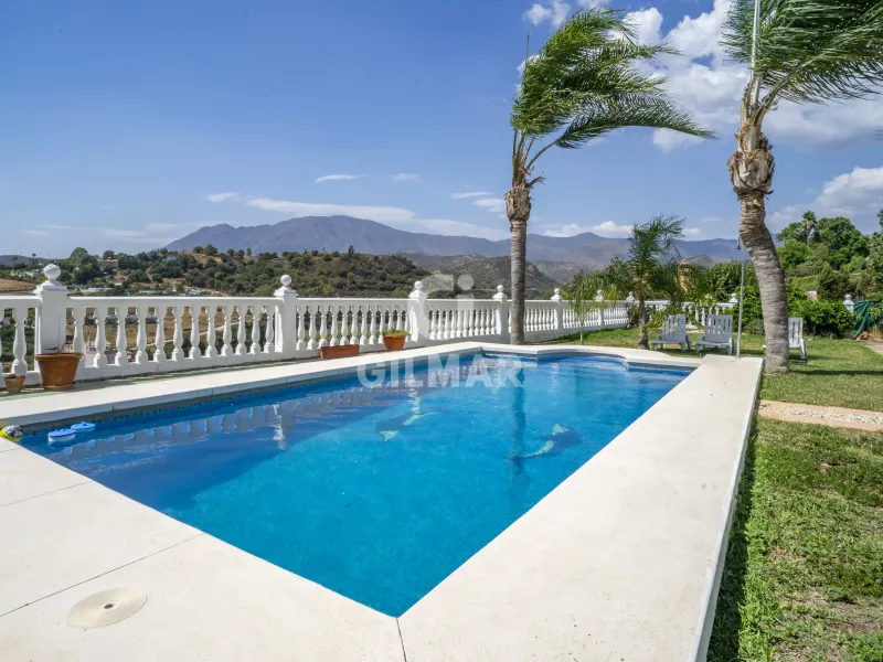 Chalet Independiente en Estepona Este - Málaga