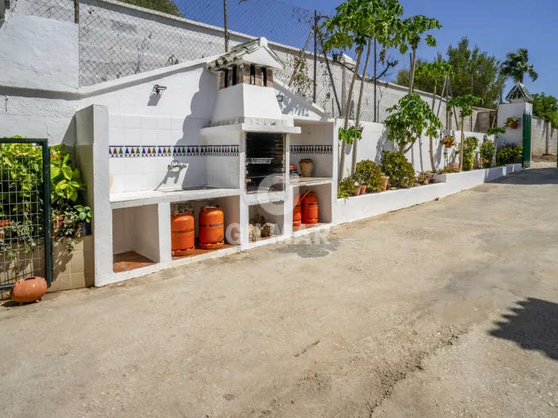 Chalet Independiente en Estepona Este - Málaga