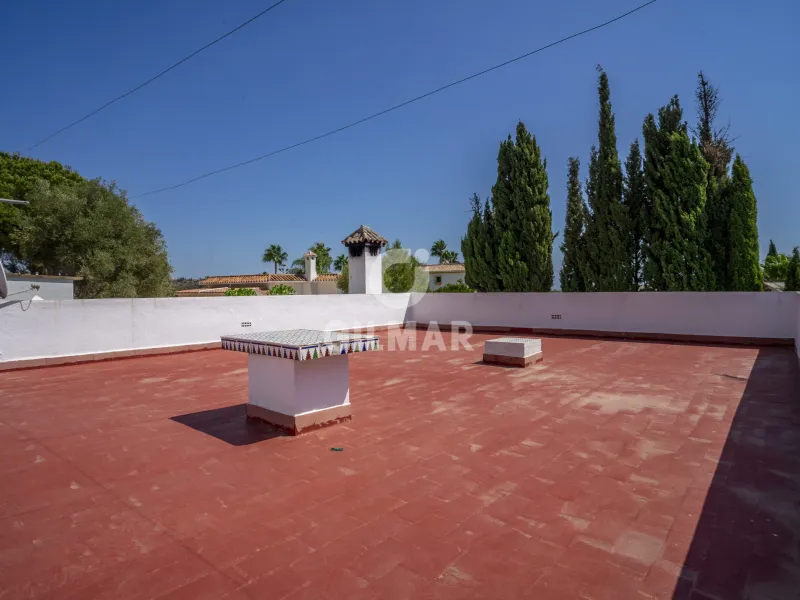 Chalet Independiente en Estepona Este - Málaga