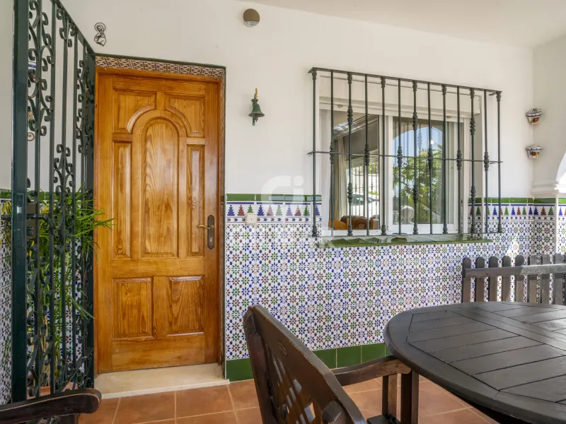 Chalet Independiente en Estepona Este - Málaga