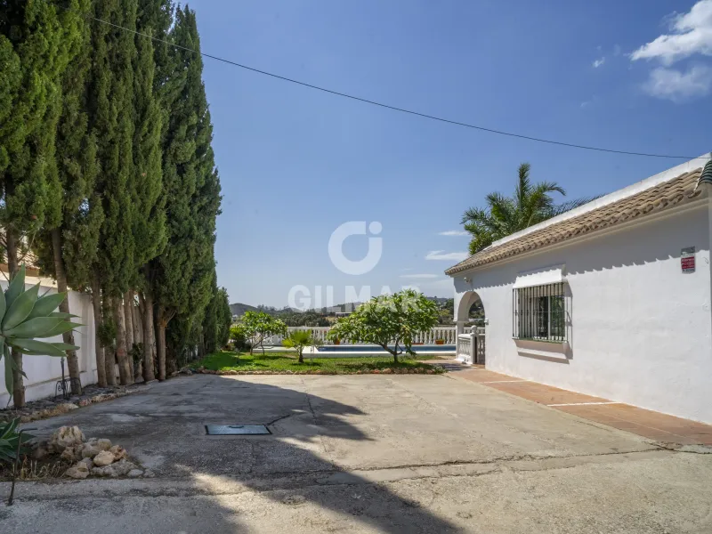 Chalet Independiente en Estepona Este - Málaga
