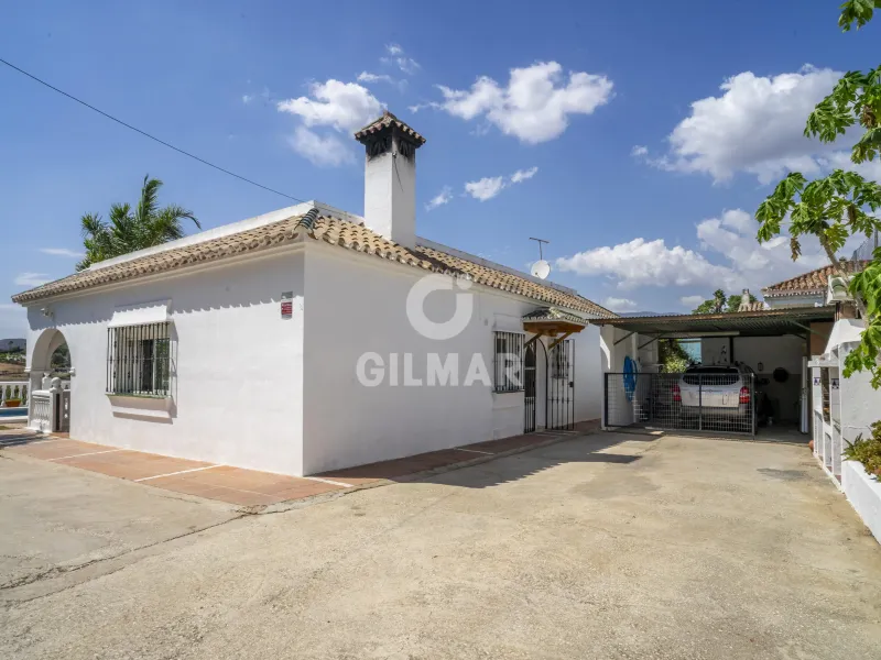 Chalet Independiente en Estepona Este - Málaga