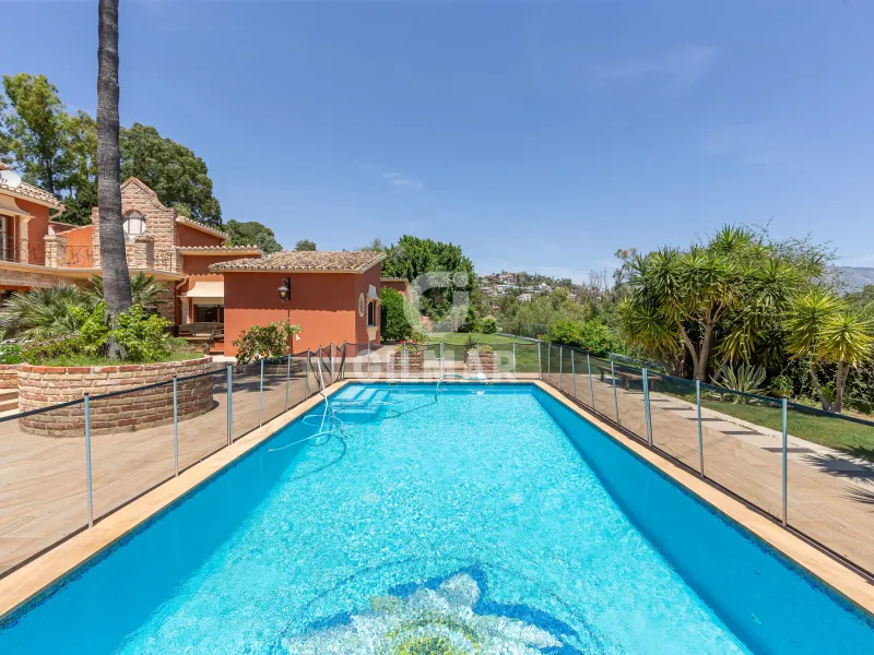 Chalet Independiente en Benahavís - Málaga
