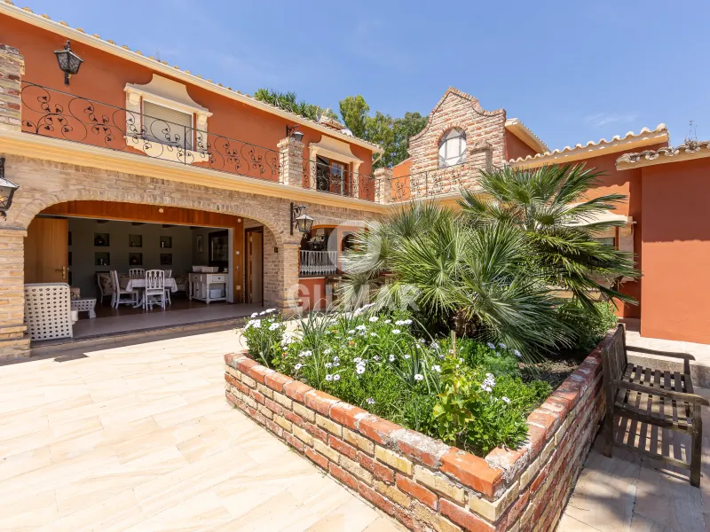 Chalet Independiente en Benahavís - Málaga