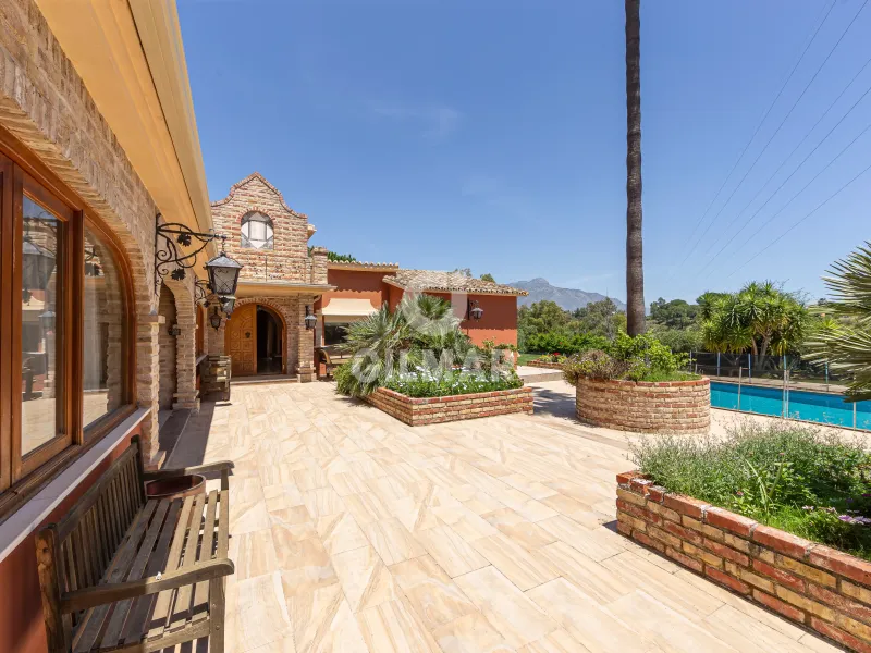 Chalet Independiente en Benahavís - Málaga