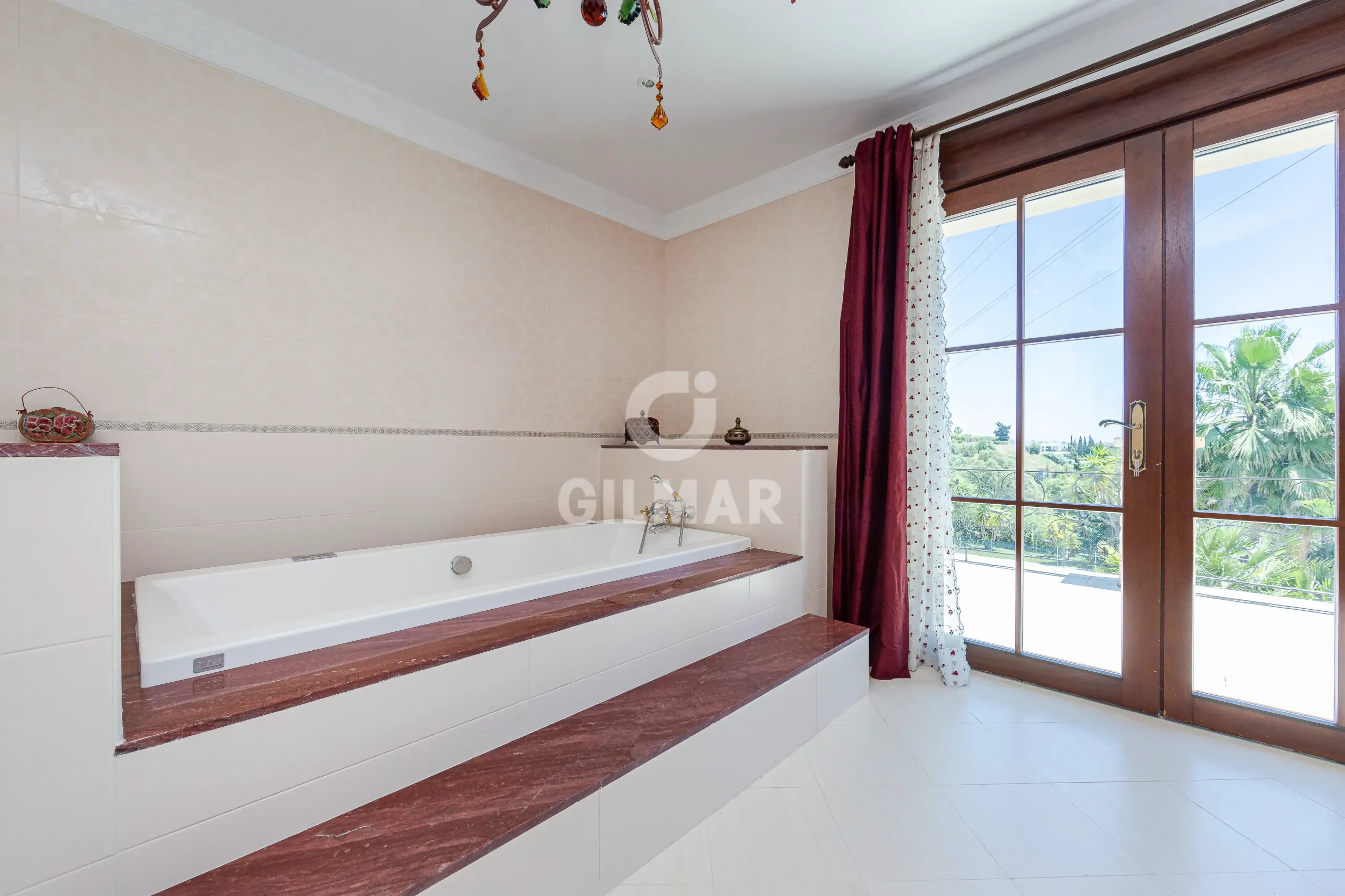 Chalet Independiente en Benahavís - Málaga