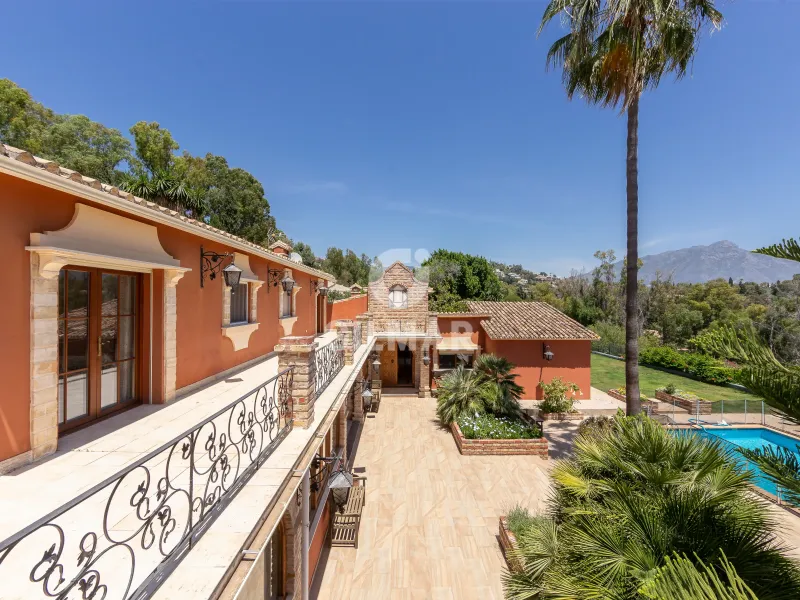 Chalet Independiente en Benahavís - Málaga