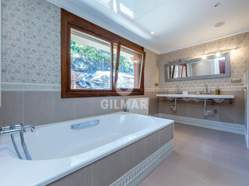 Chalet Independiente en Benahavís - Málaga
