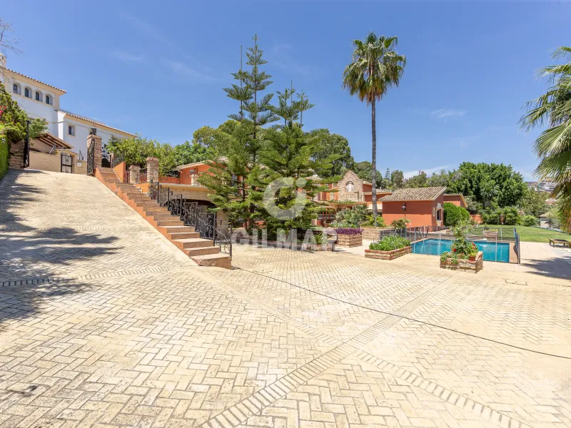 Chalet Independiente en Benahavís - Málaga