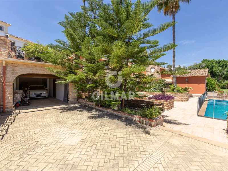 Chalet Independiente en Benahavís - Málaga