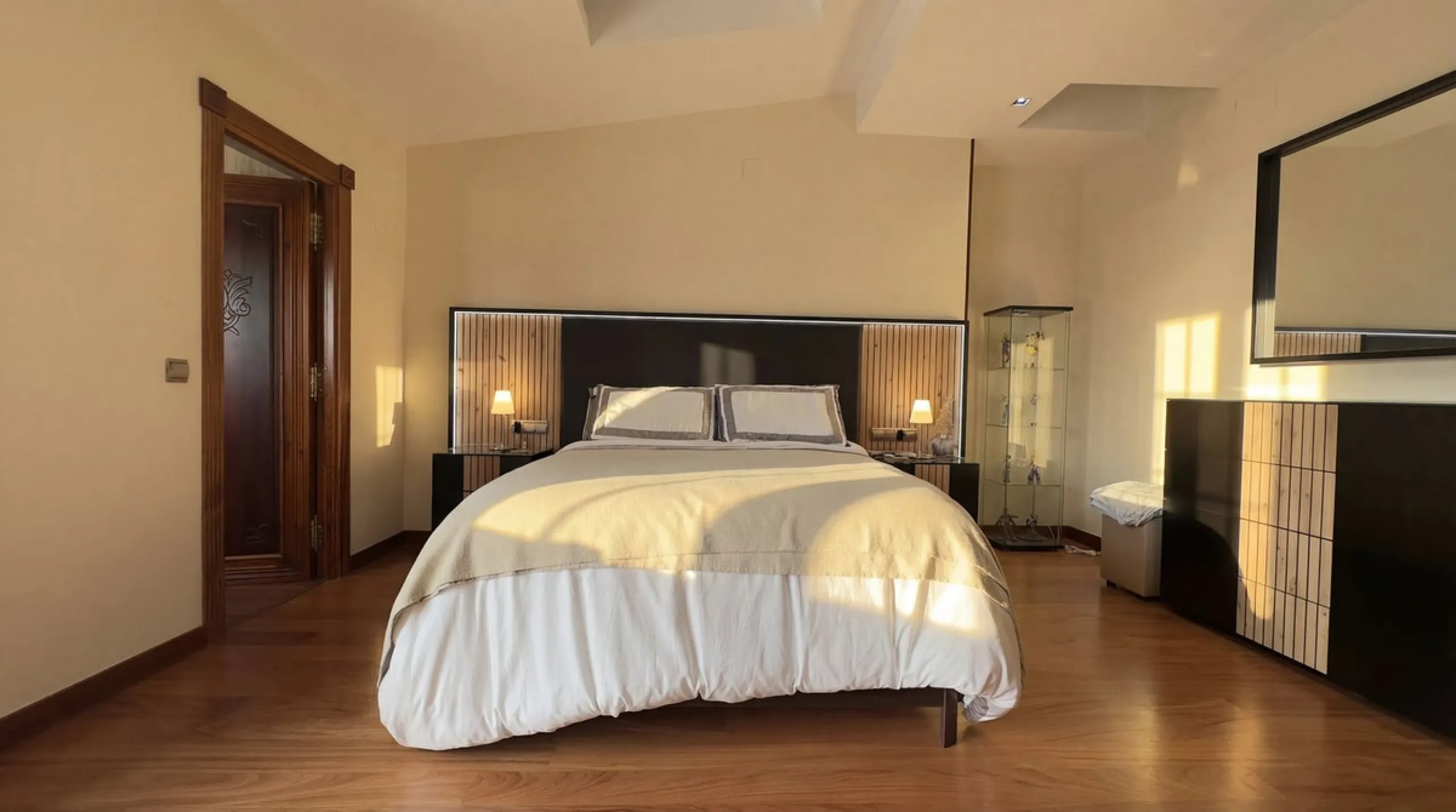 Spacious and stylish apartment with rooftop terrace and additional living level in the heart of Ronda