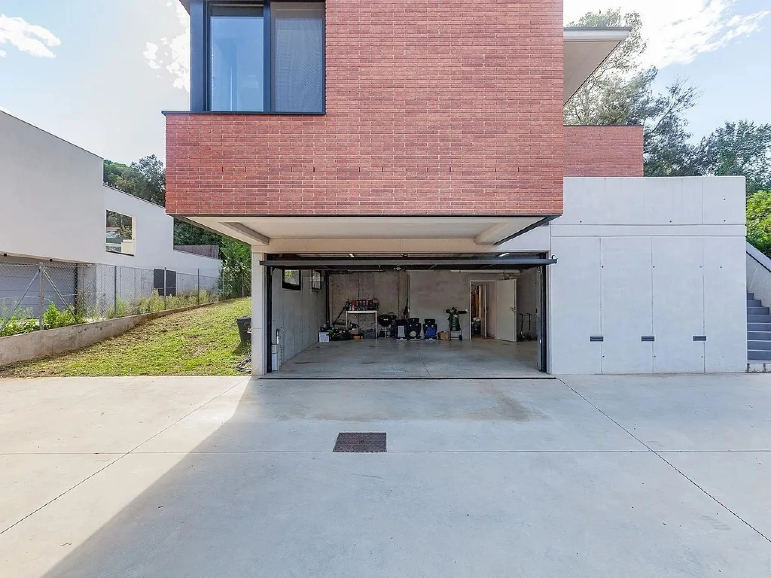 Elegante casa contemporánea con jardín en Valldoreix, Barcelona