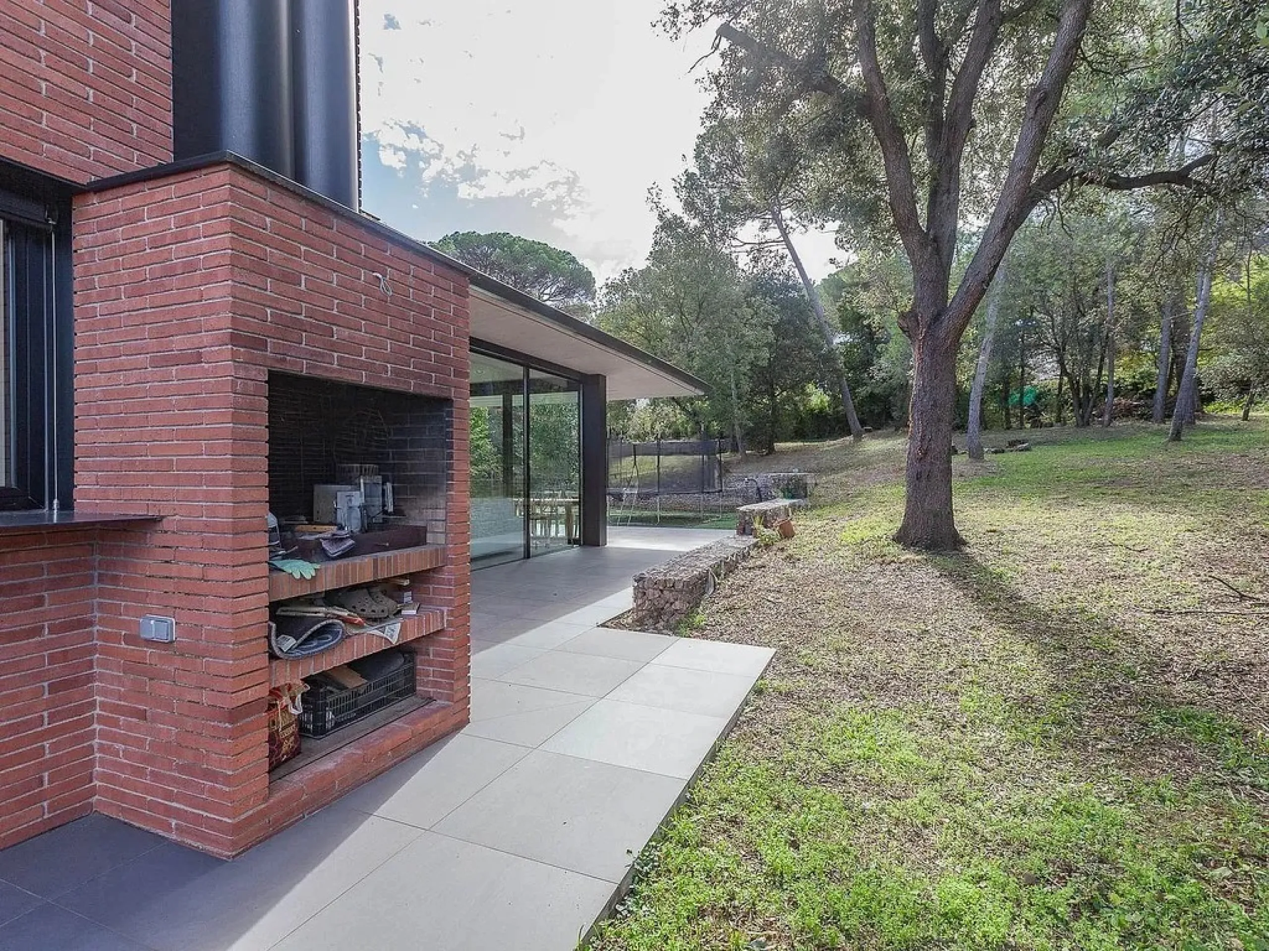 Elegante casa contemporánea con jardín en Valldoreix, Barcelona