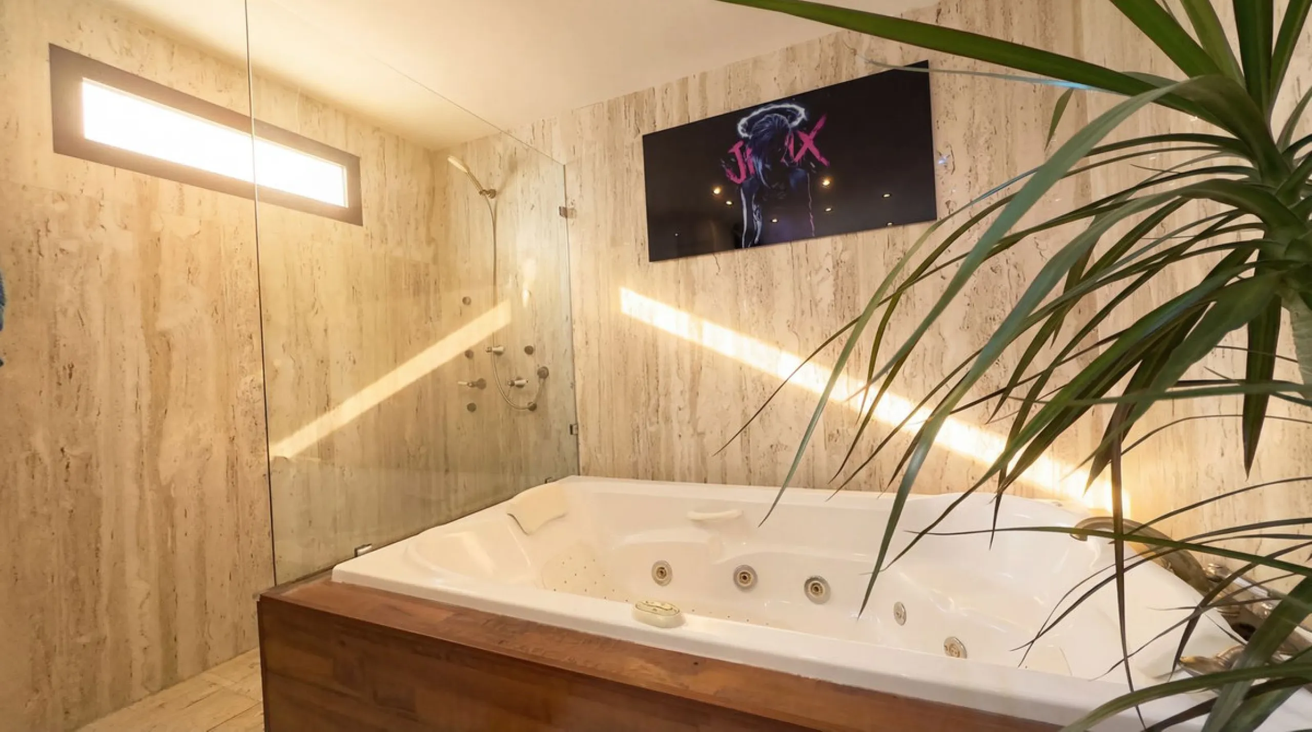 Spacious and stylish apartment with rooftop terrace and additional living level in the heart of Ronda