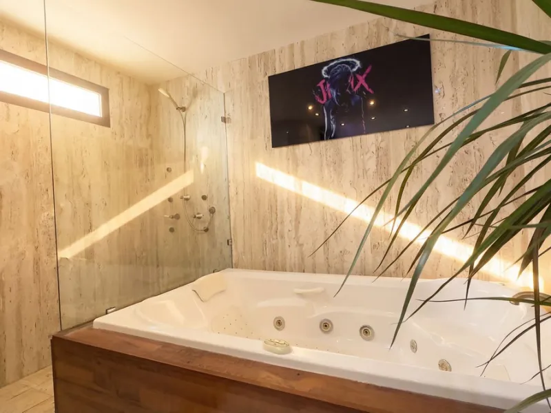 Spacious and stylish apartment with rooftop terrace and additional living level in the heart of Ronda