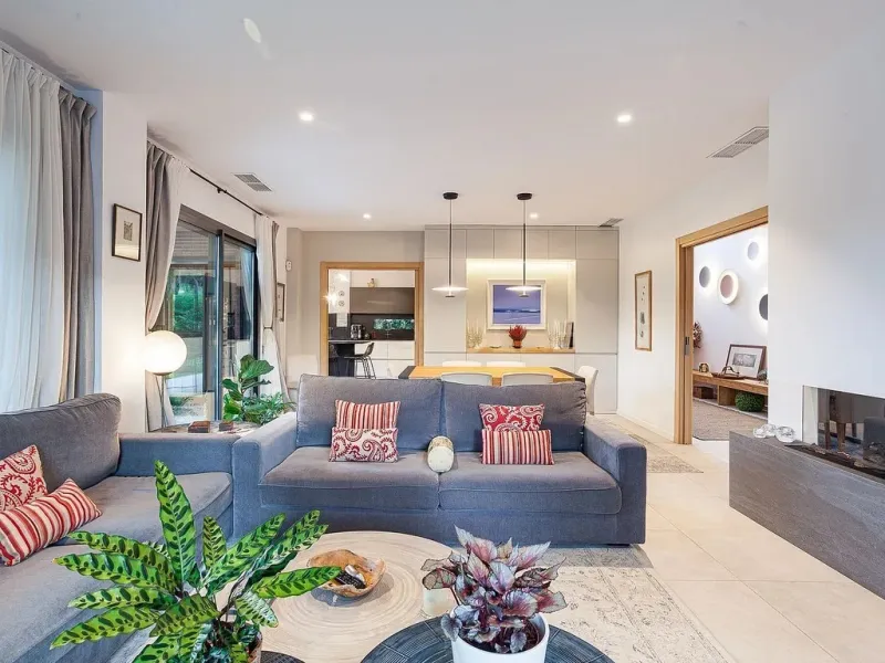 Elegant Family Home with Pool in Sant Cugat, Barcelona