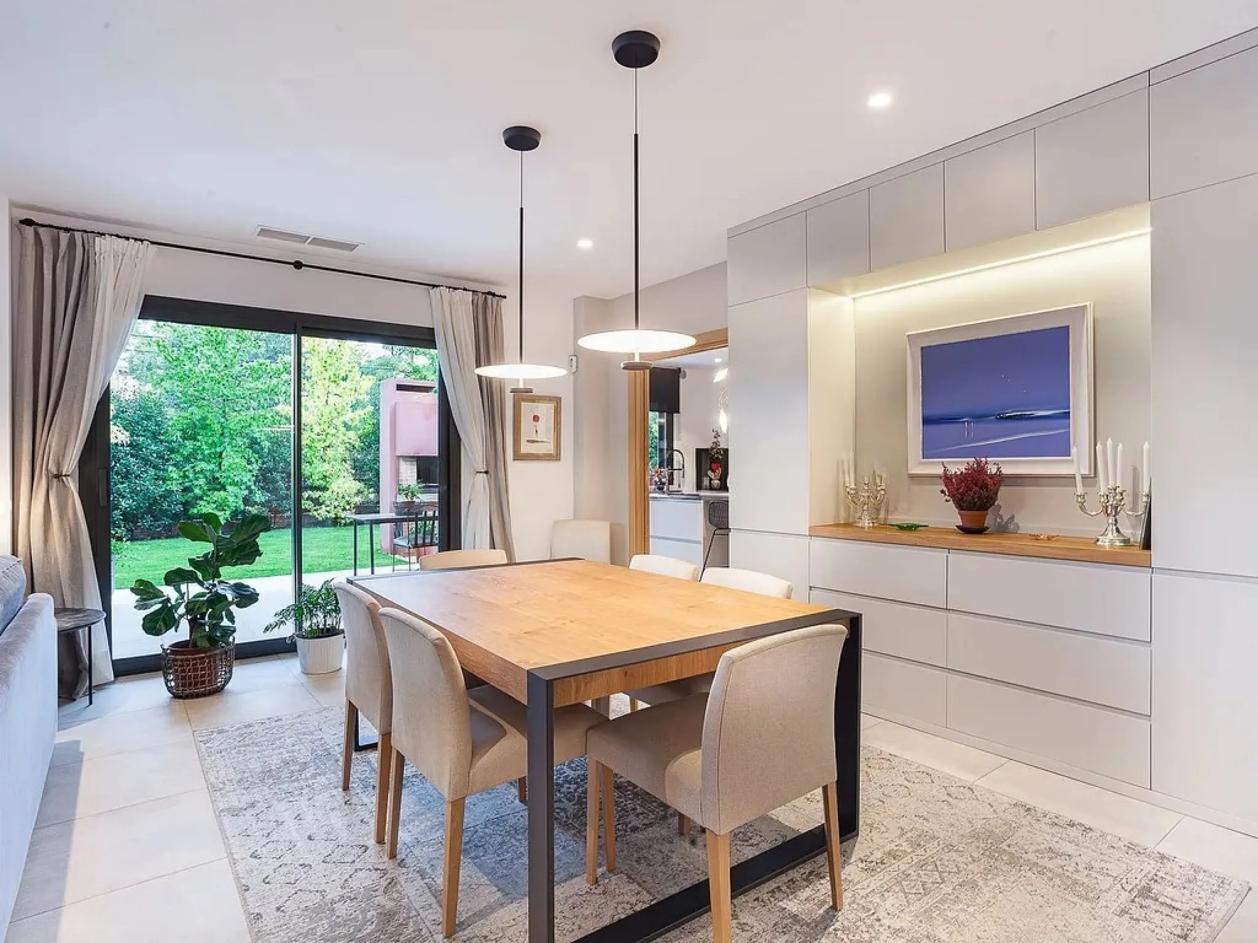 Elegant Family Home with Pool in Sant Cugat, Barcelona
